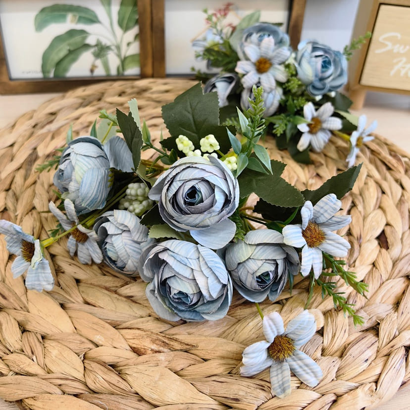 Искусственные цветы в Челябинске | Цветы искусственные «Камелии с мелкоцветом», голубые, букет