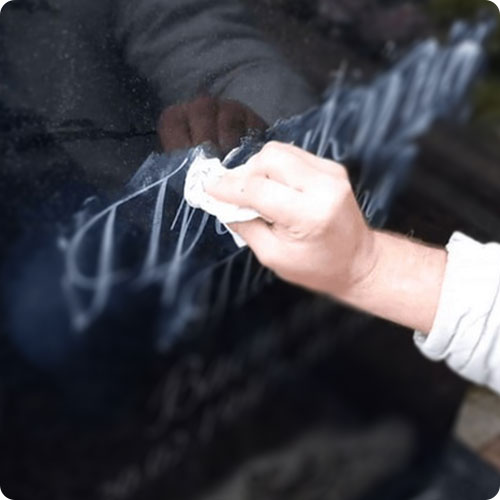 Аксессуары для благоустройства захоронений | Покрытие гравировки белой краской